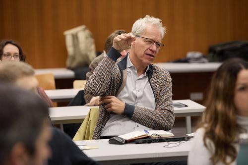 Prof. Bert Hoffmann (FU)